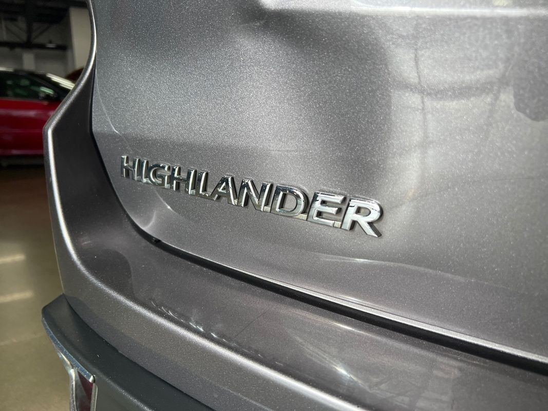 Vehicle image 41 of 117