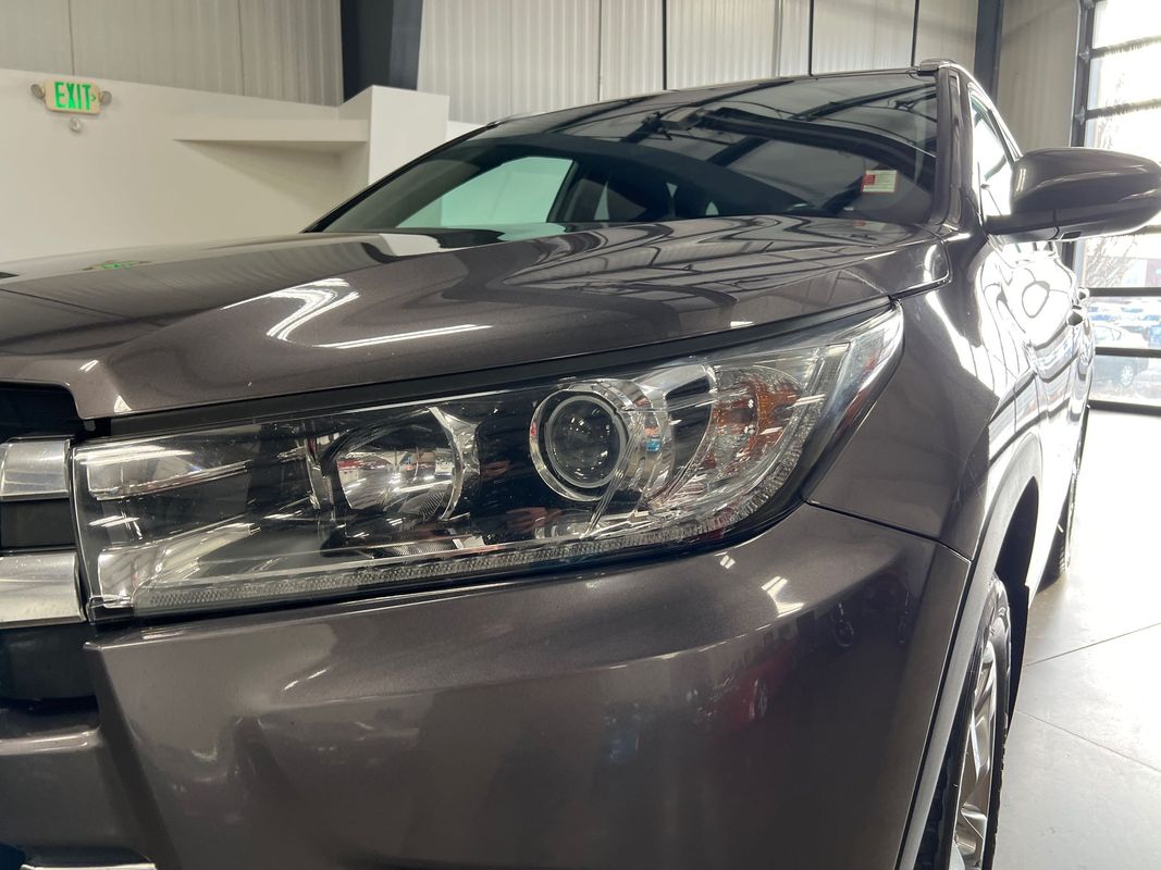 Vehicle image 37 of 117
