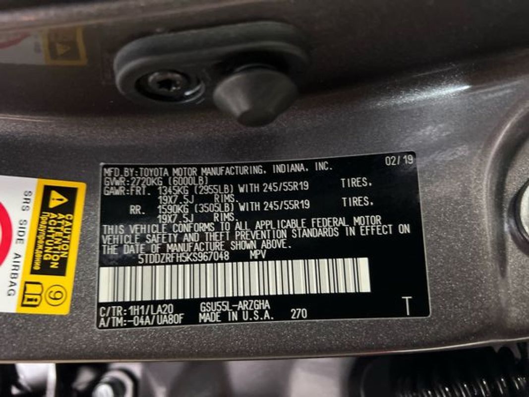 Vehicle image 33 of 117