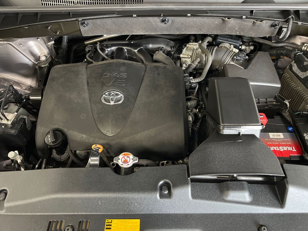 Vehicle image 27 of 117
