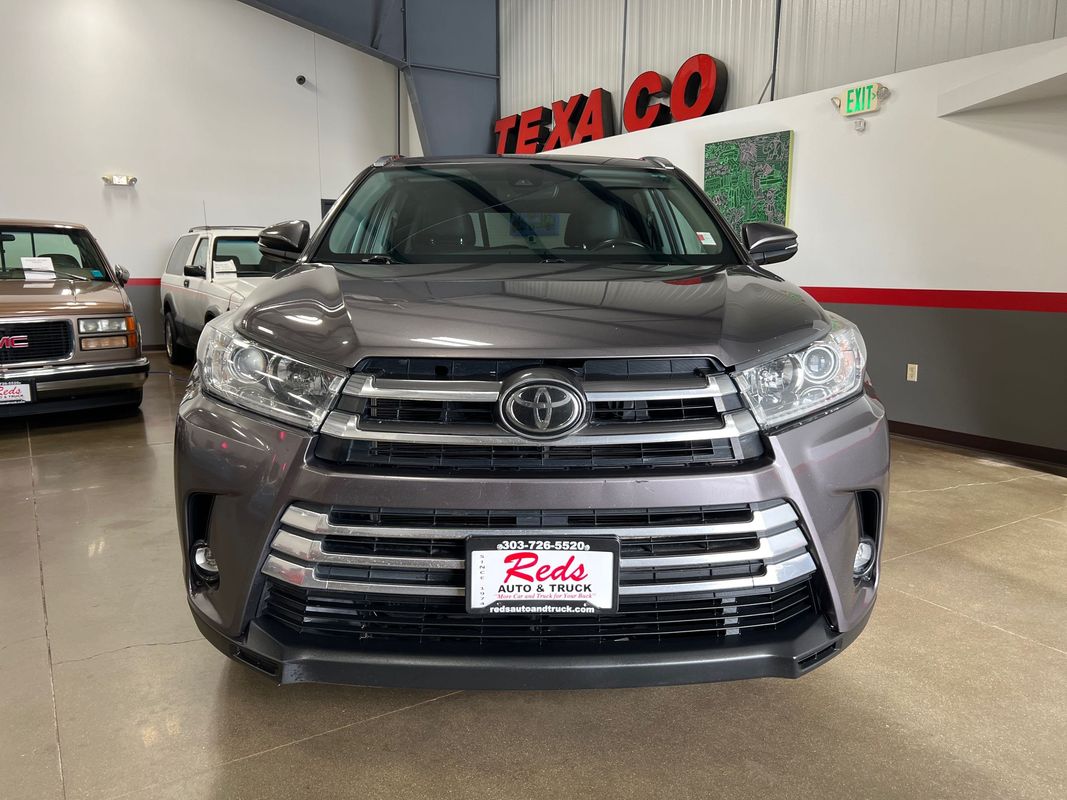 Vehicle image 25 of 117