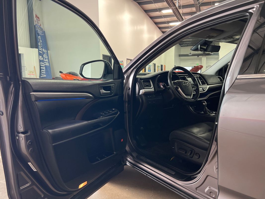 Vehicle image 69 of 117