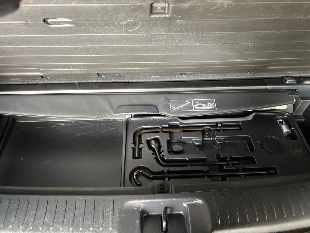 Vehicle image 51 of 117