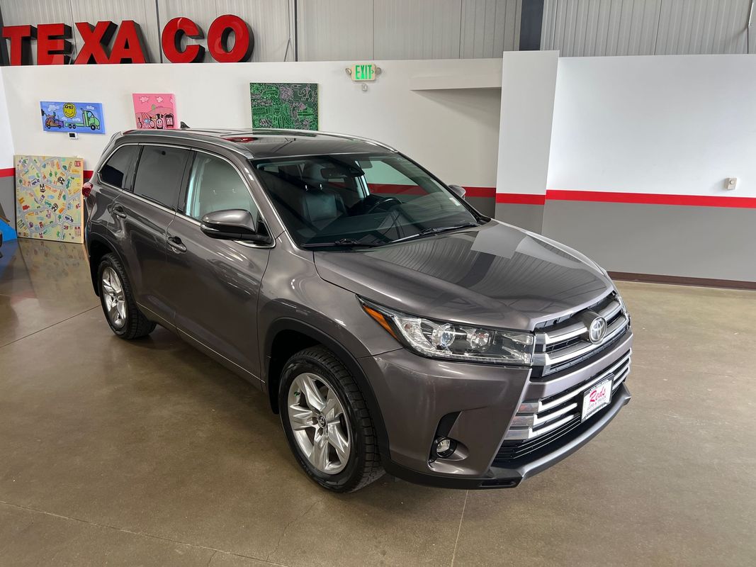 Vehicle image 9 of 117