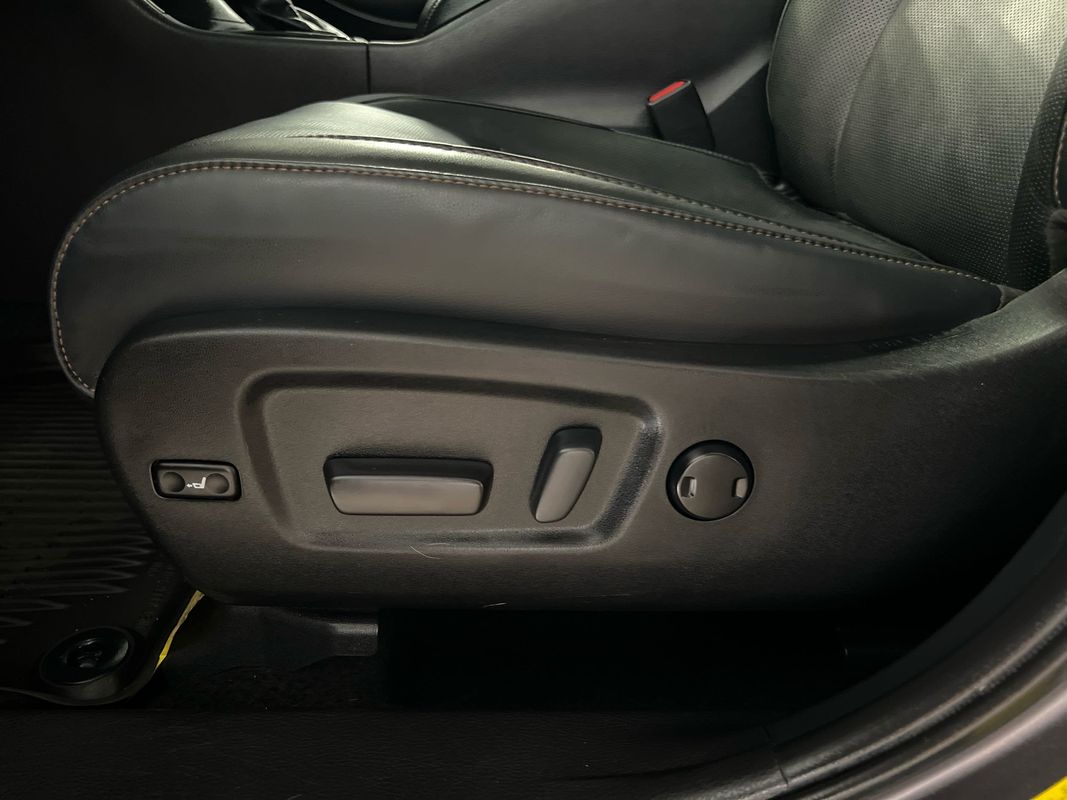 Vehicle image 72 of 117