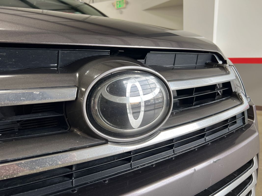 Vehicle image 60 of 117