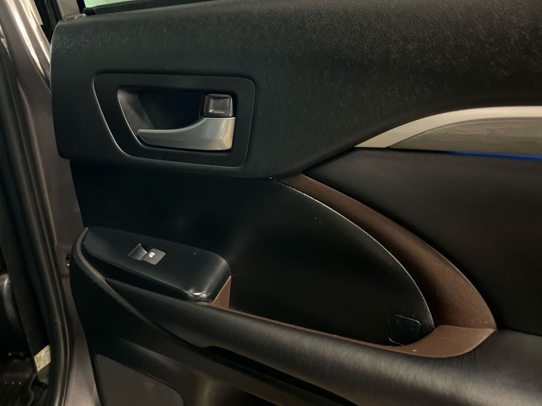 Vehicle image 104 of 117