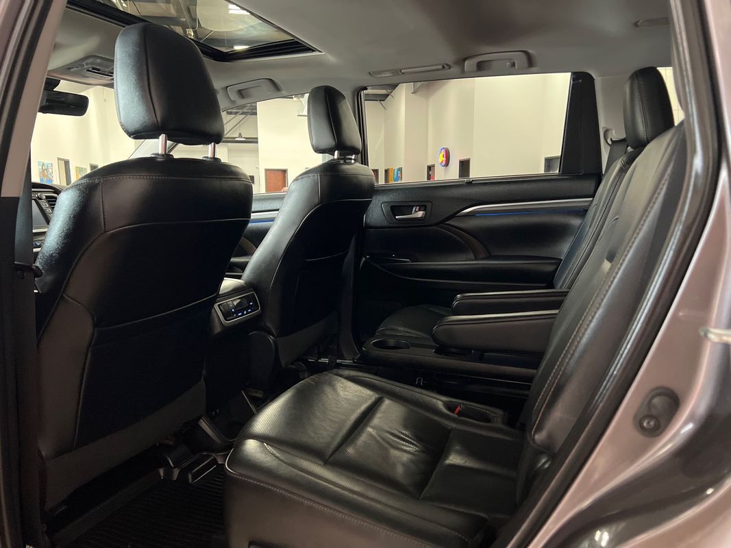 Vehicle image 113 of 117
