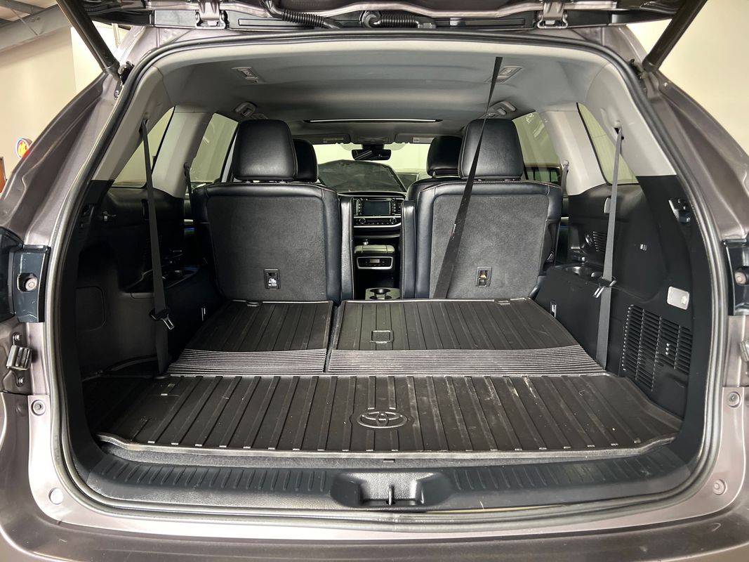 Vehicle image 46 of 117