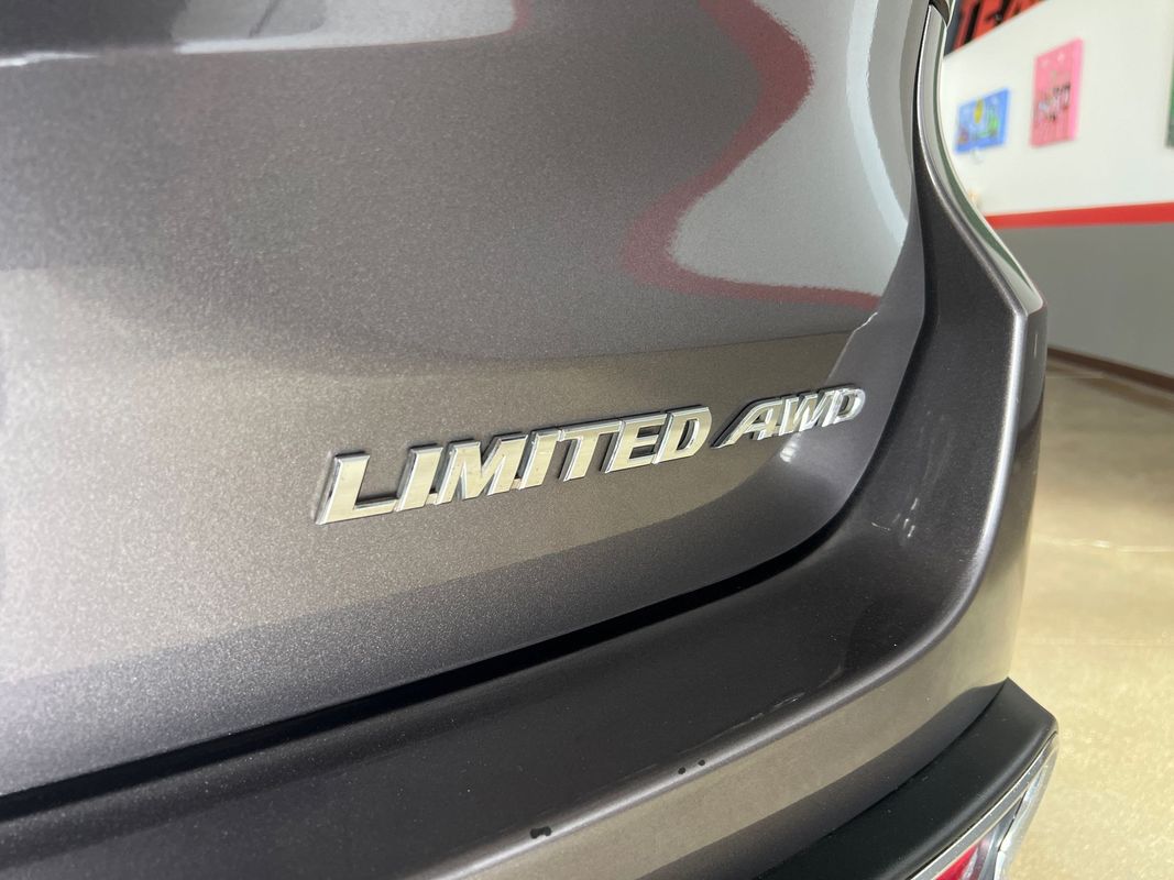 Vehicle image 42 of 117