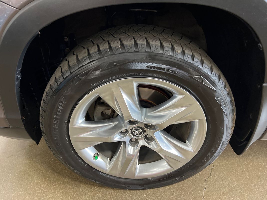 Vehicle image 54 of 117
