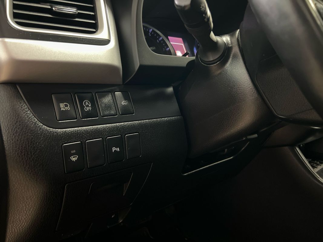 Vehicle image 76 of 117