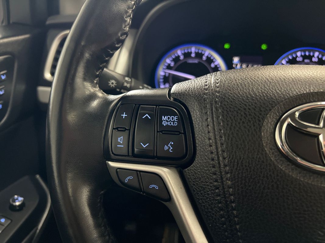 Vehicle image 78 of 117