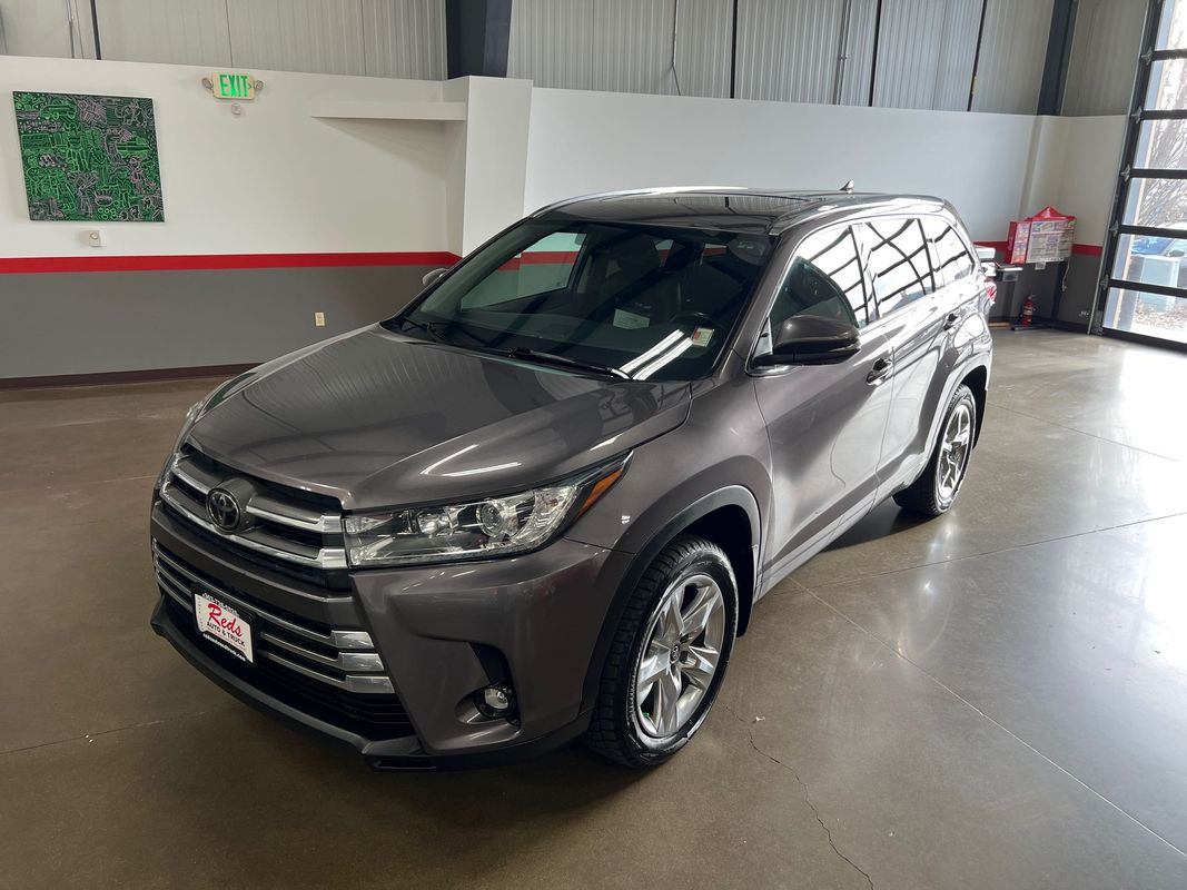 Vehicle image 4 of 117