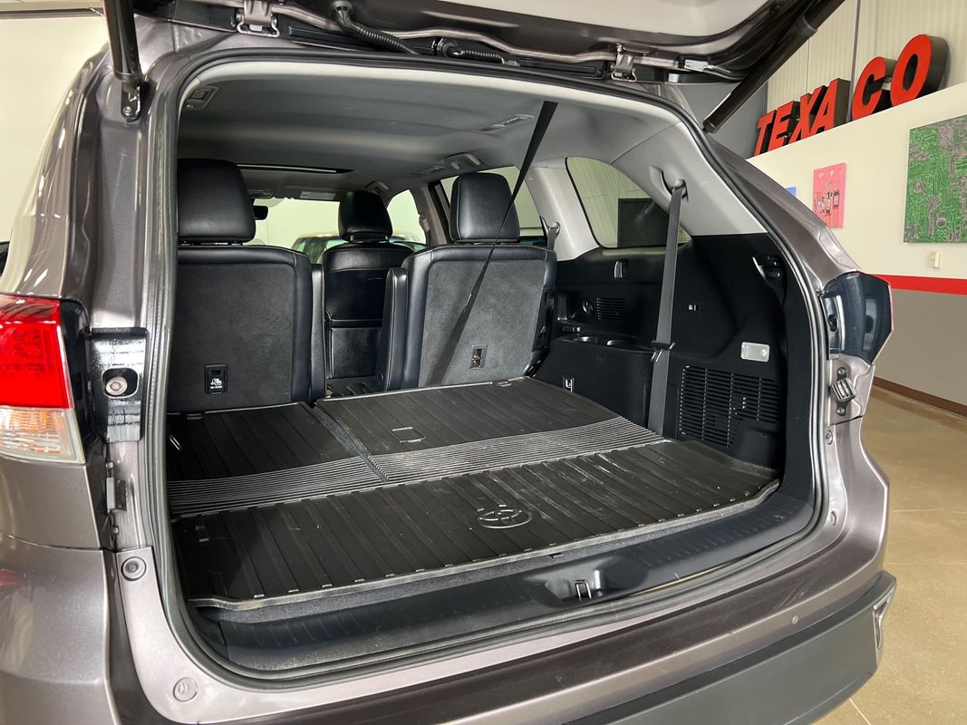 Vehicle image 45 of 117