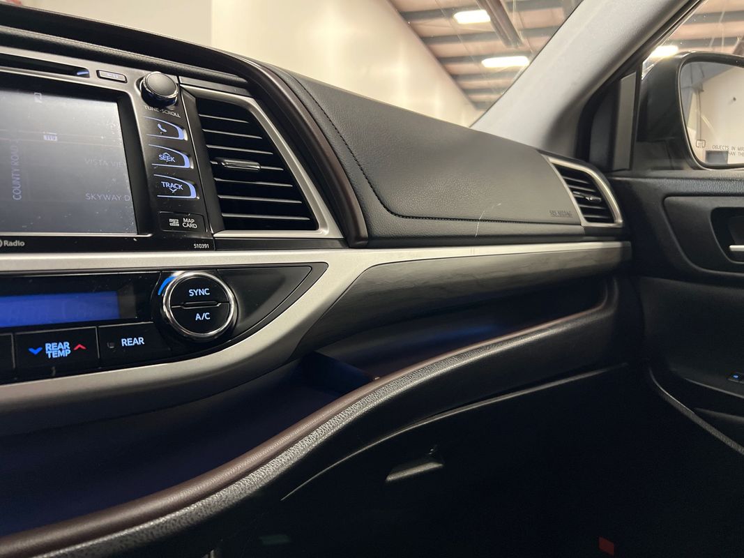 Vehicle image 91 of 117