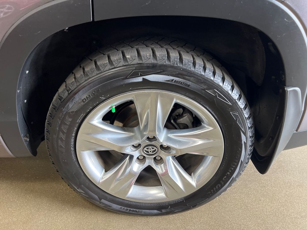 Vehicle image 55 of 117