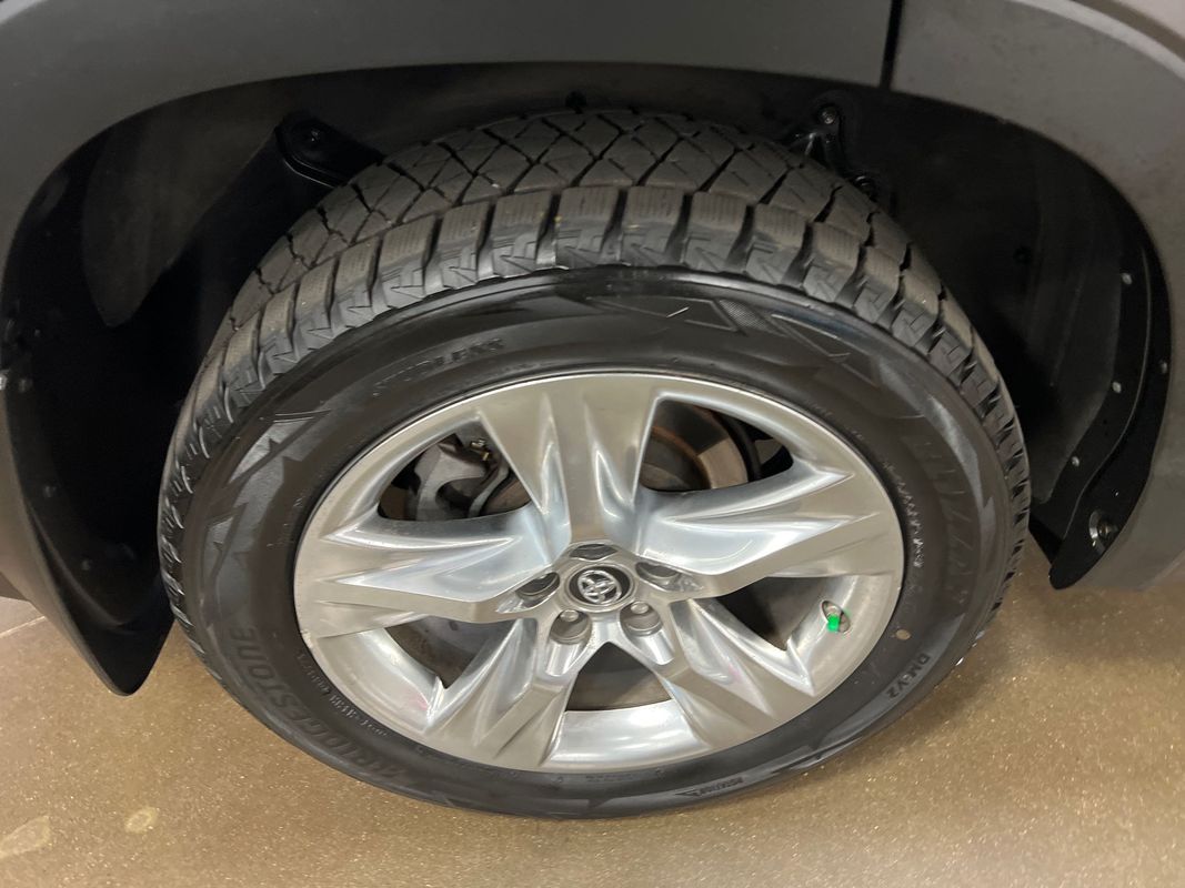 Vehicle image 64 of 117