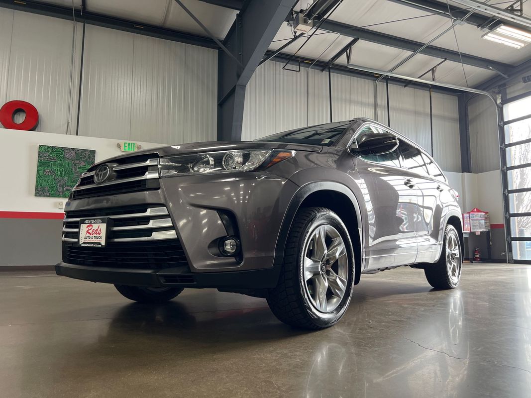 Vehicle image 5 of 117