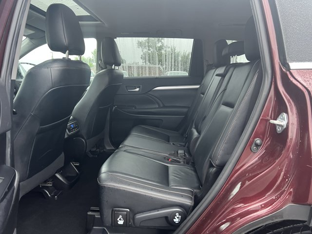 Vehicle image 11 of 27
