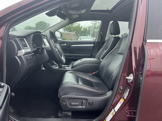 Vehicle image 12 of 27