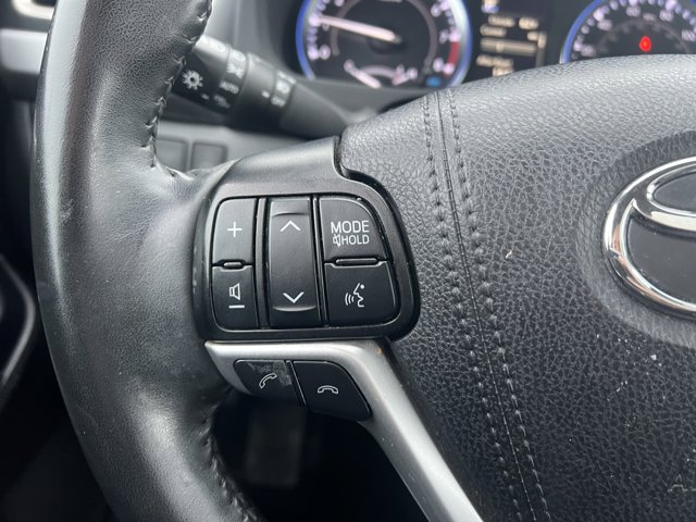 Vehicle image 25 of 27