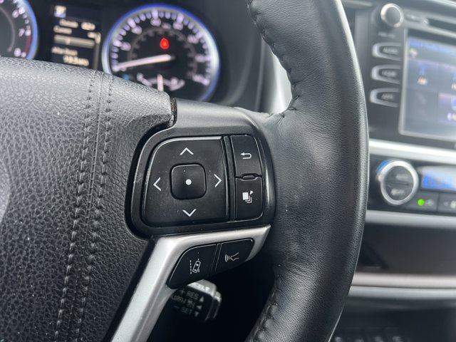 Vehicle image 15 of 27