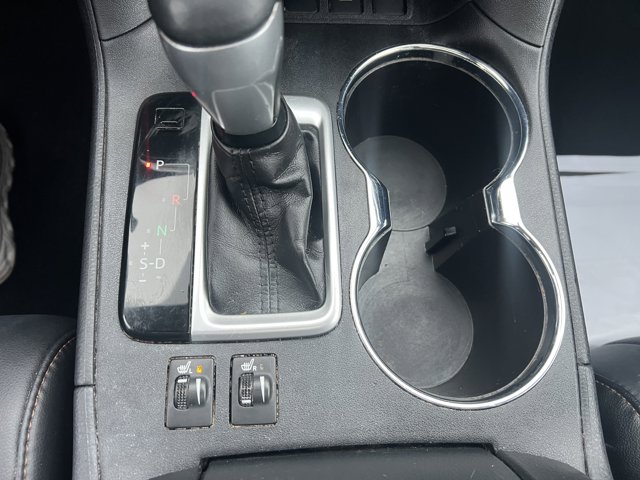 Vehicle image 19 of 27