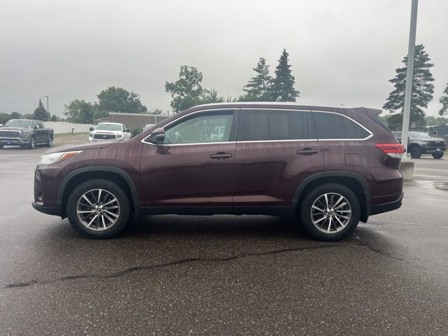 Vehicle image 8 of 27