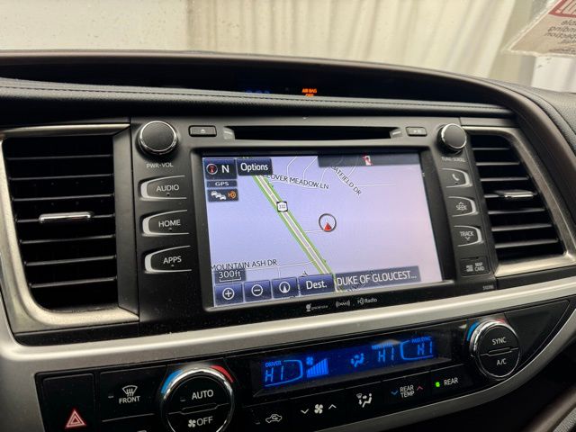 Vehicle image 16 of 22