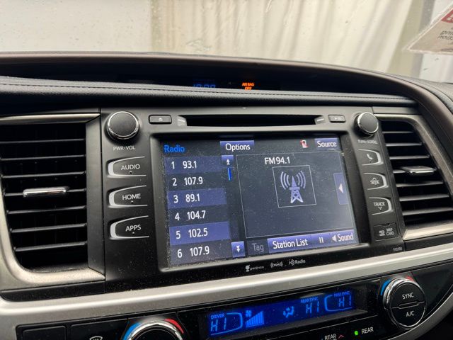 Vehicle image 19 of 22