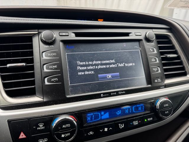 Vehicle image 18 of 22