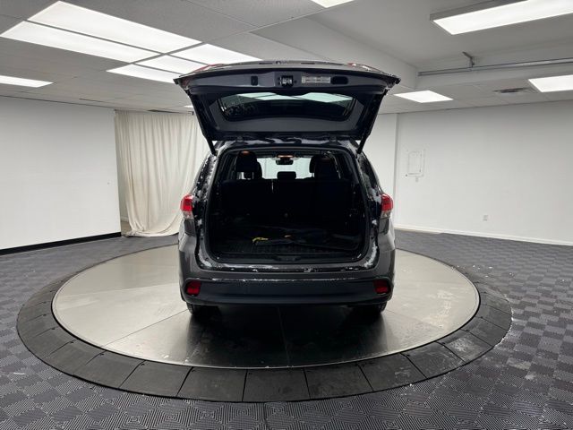 Vehicle image 7 of 22