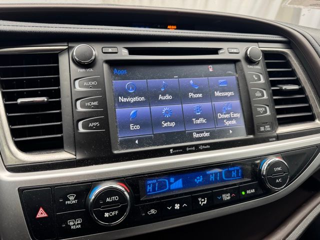 Vehicle image 17 of 22