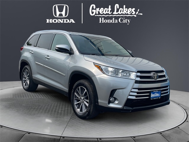 Vehicle image 3 of 15