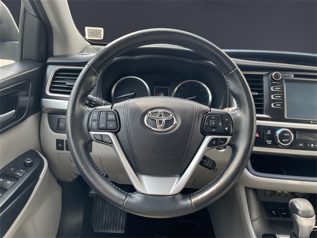 Vehicle image 15 of 15