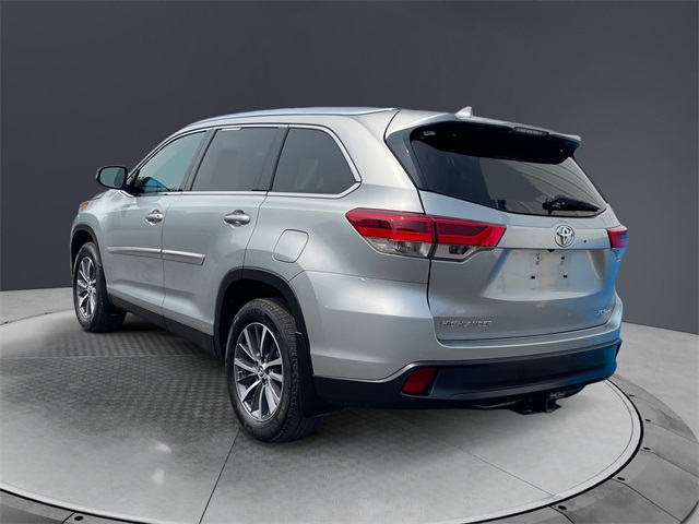Vehicle image 7 of 15