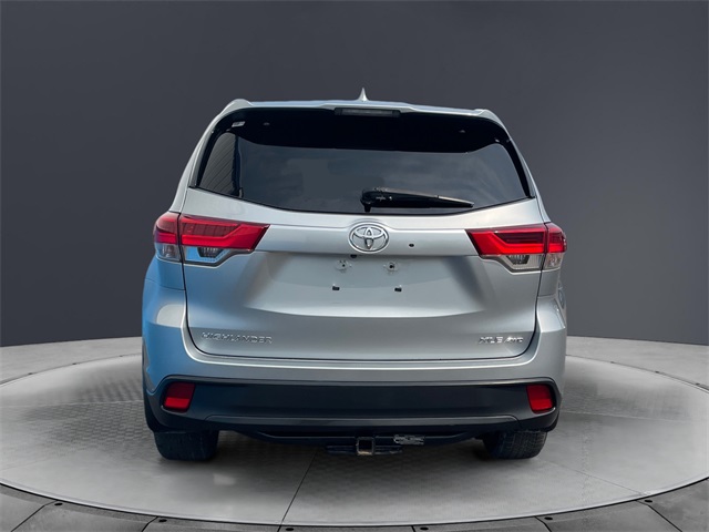 Vehicle image 6 of 15