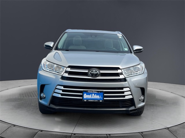 Vehicle image 2 of 15