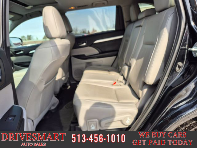 Vehicle image 18 of 34