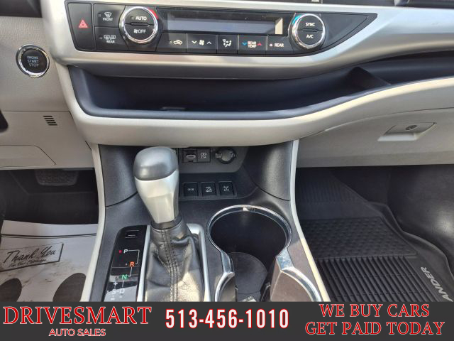 Vehicle image 25 of 34