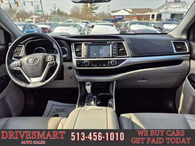 Vehicle image 22 of 34