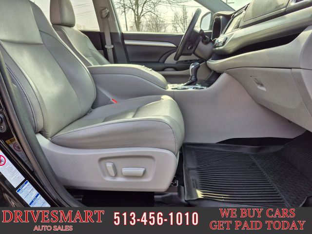 Vehicle image 20 of 34