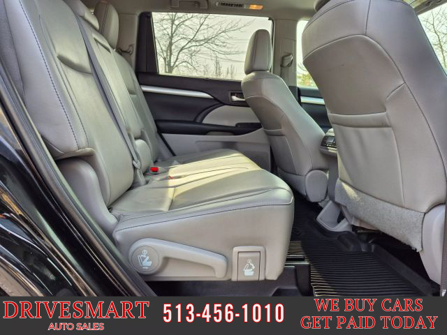 Vehicle image 19 of 34