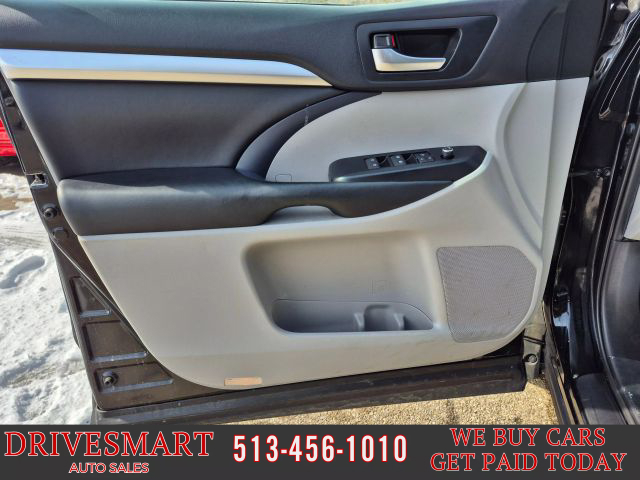 Vehicle image 13 of 34