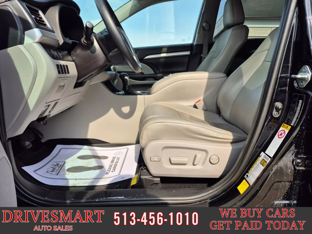Vehicle image 16 of 34