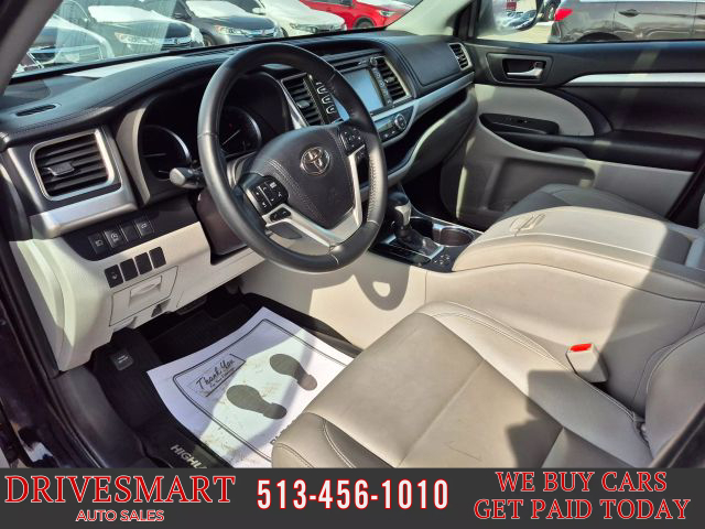 Vehicle image 15 of 34