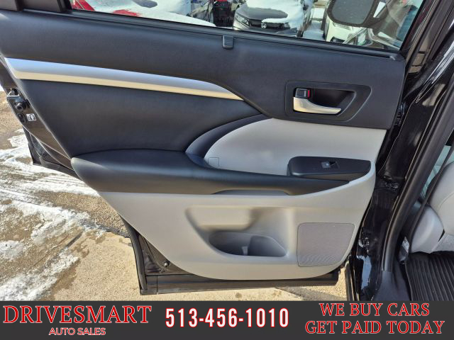 Vehicle image 14 of 34