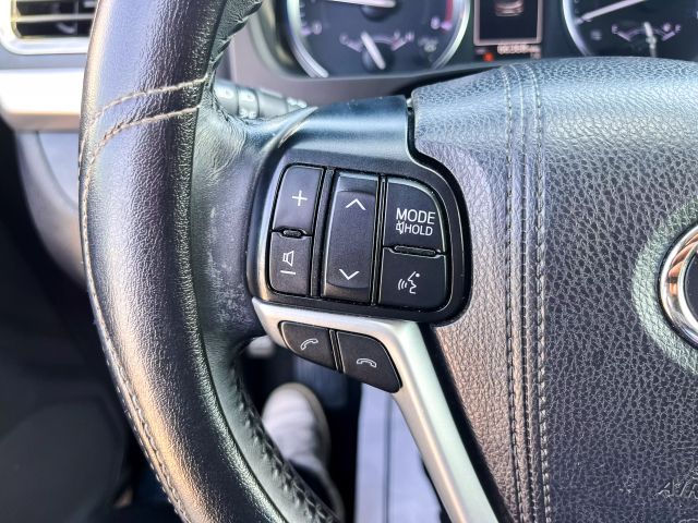 Vehicle image 31 of 41