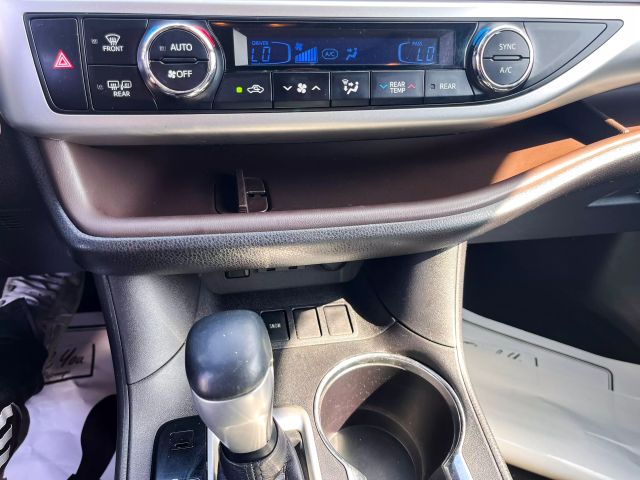 Vehicle image 21 of 41
